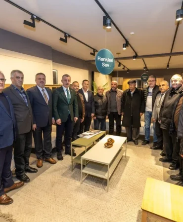 Tahir-Buyukakin-Zincirlikuyu-Esnafini-Ziyaret-Etti-featured