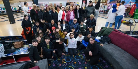 Bilgievleri-ve-Sayginlar-Bowling-Pistinde-Bir-Araya-Geldi-featured