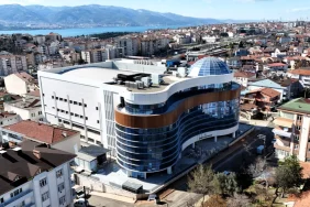 Derincenin-Yeni-Belediye-Hizmet-Binasi-Modern-Cehresiyle-Yukseliyor-featured